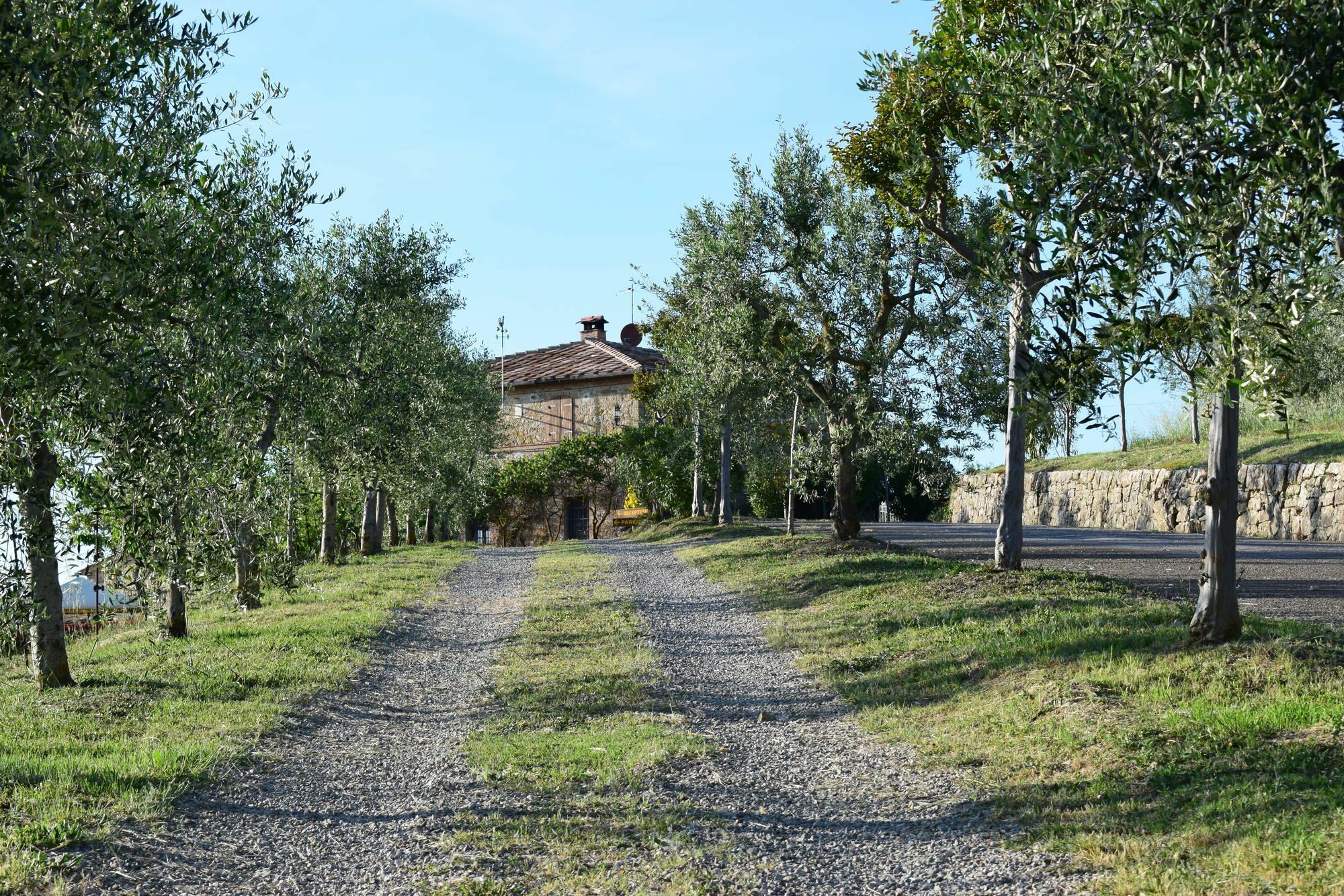 Agriturismo Amina, Winery & Hiking Vagliagli Luaran gambar